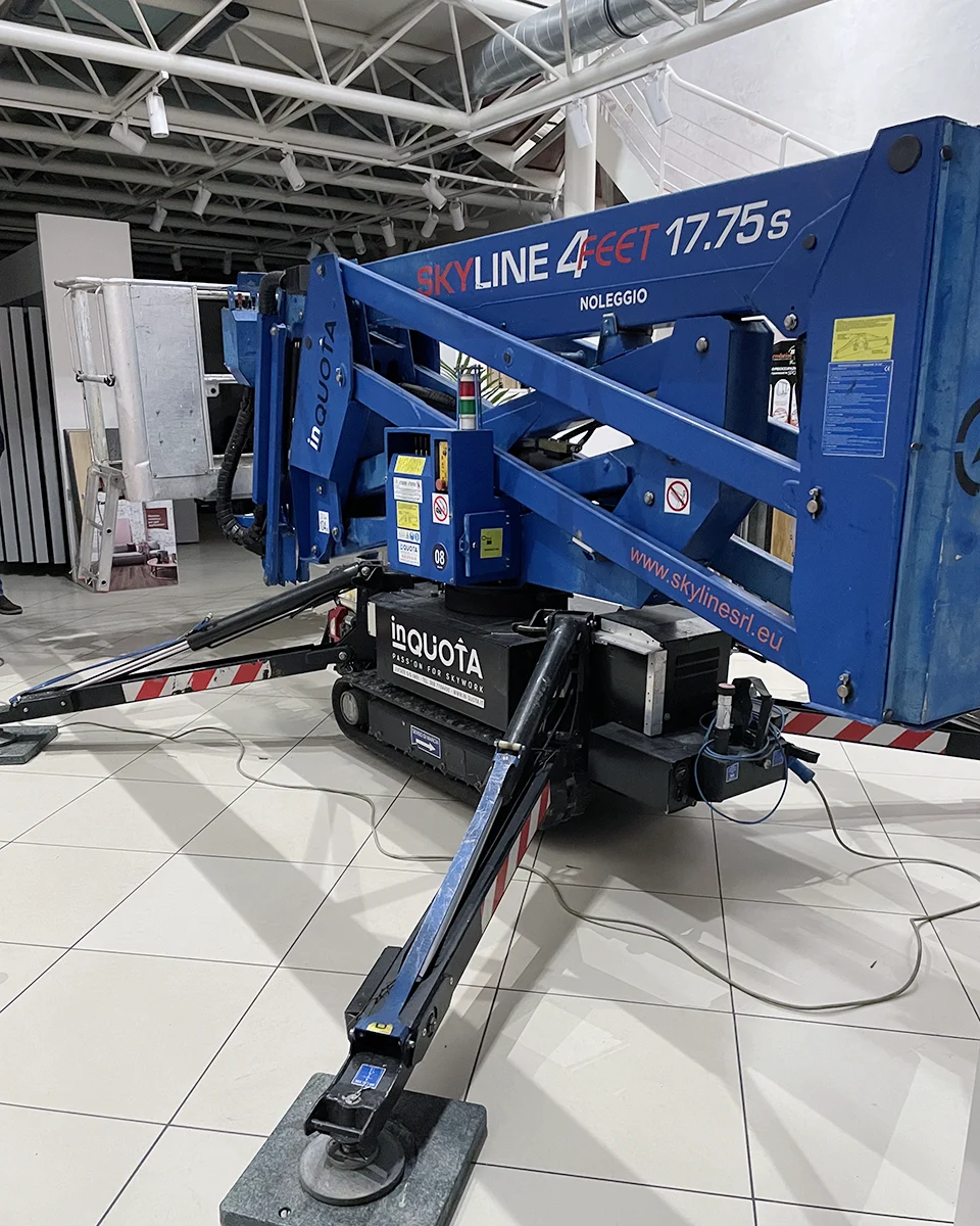 Piattaforma aerea elettrica ambienti chiusi